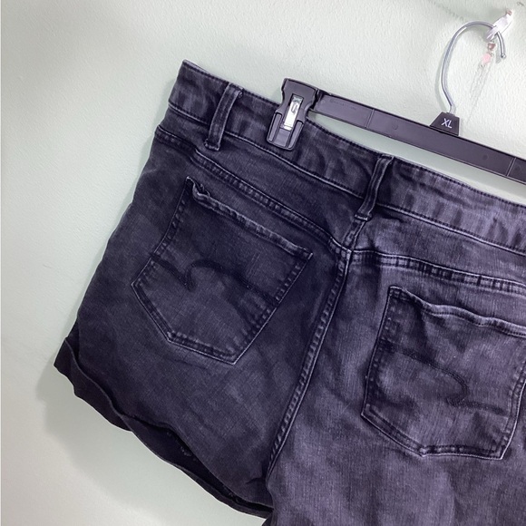 TIME and Tru black size 18 mid rise shorts - Picture 2 of 12